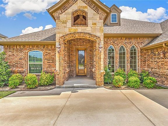 2nd image of 1206 Huntington Cove Ct