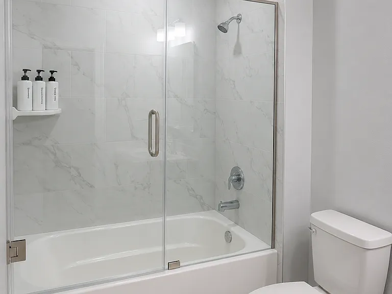 2225 Fraser St — Photo 7