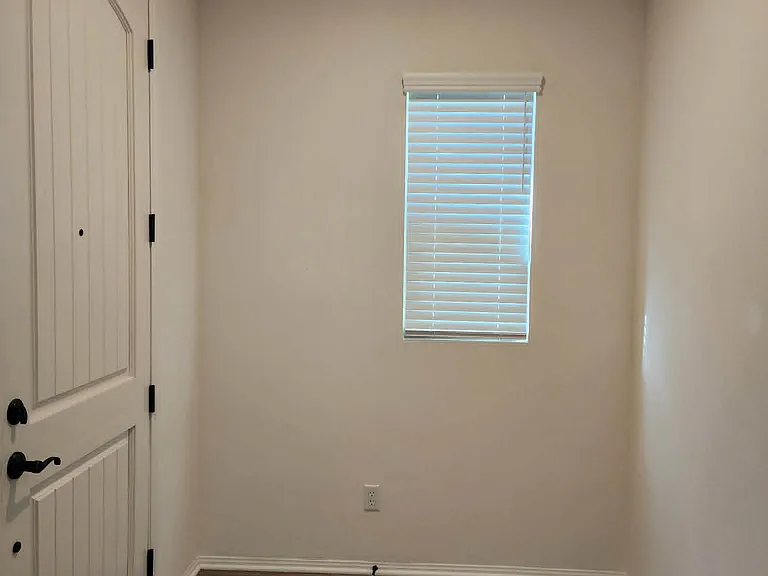526 S Melrose St — Photo 3