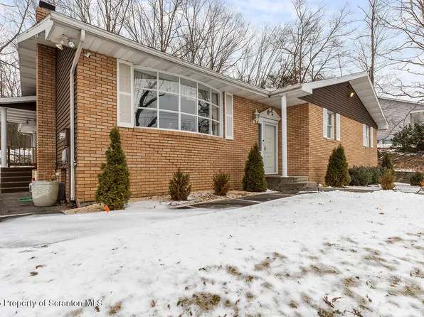 194 Columbus Dr, Archbald, PA 18403