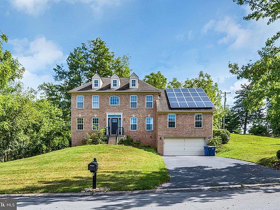 2nd image of 100 Bramblewood Ln