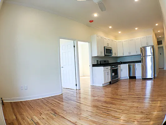 Rented by Francine Realty | media 32