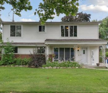 32532 Saint Annes Dr, Warren, MI, 48092