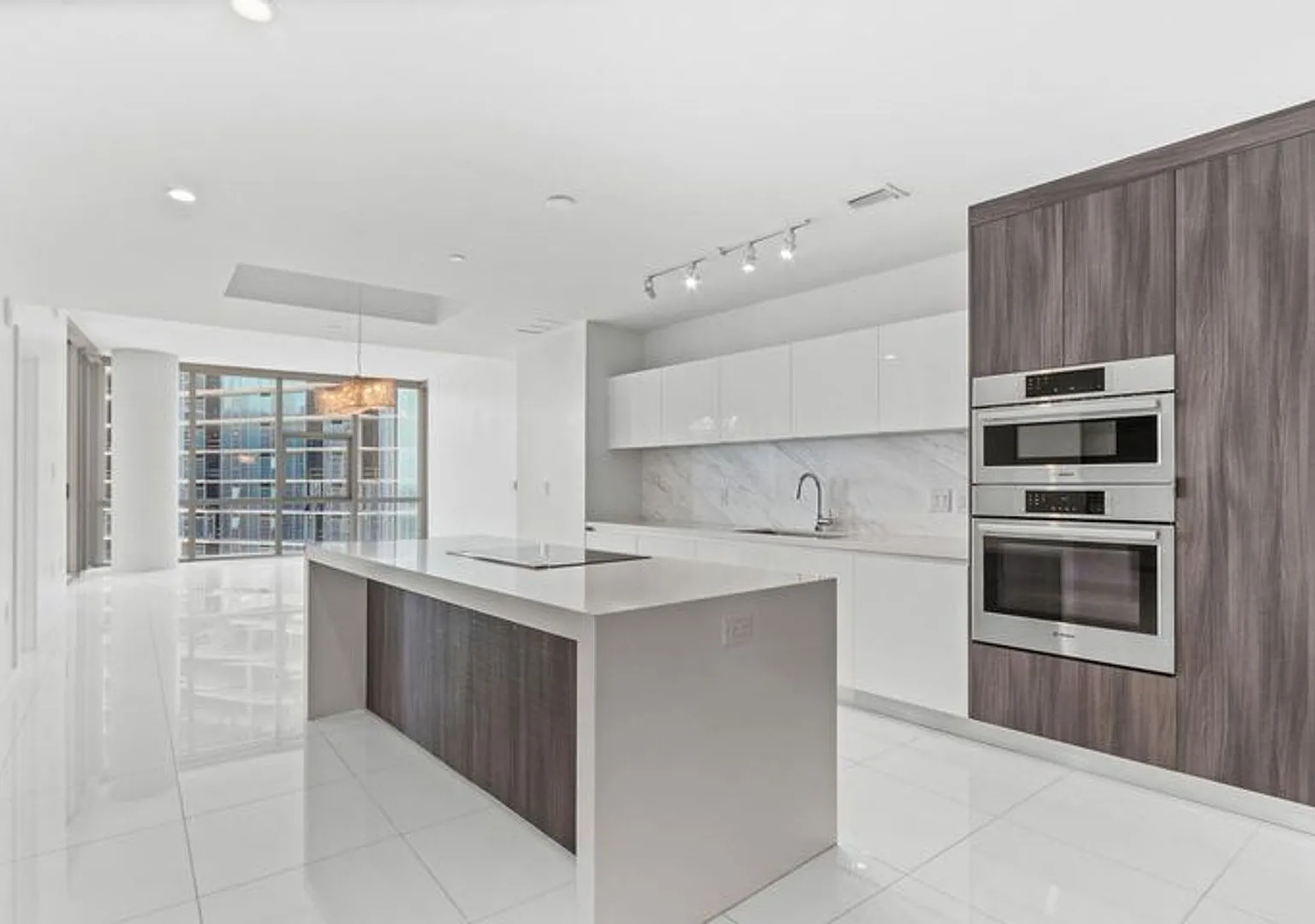 851 NE 1st Avenue 3512, Miami, FL 33132 — Photo 2