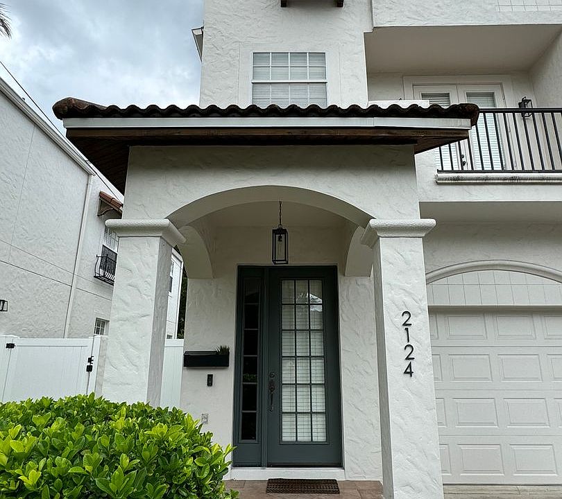 1st image of 2124 University Dr