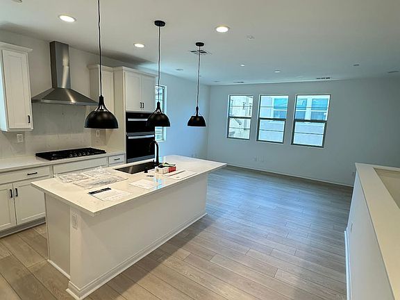 3rd image of 680 Cornelia Way