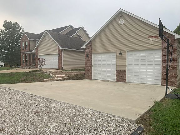 4th image of 5852 Wooded Estates Ln