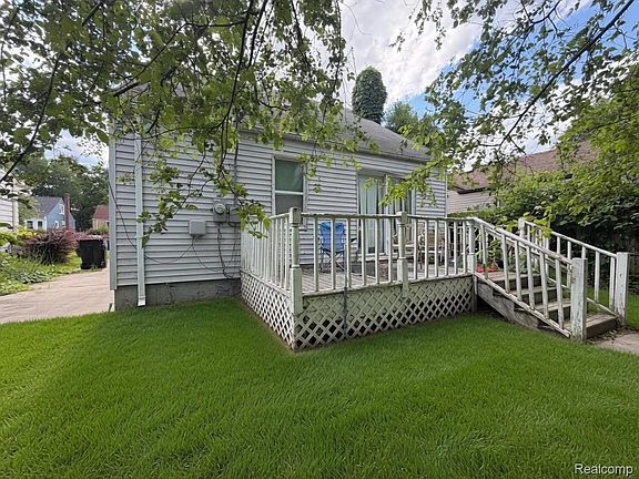 4th image of 7756 Vaughan St