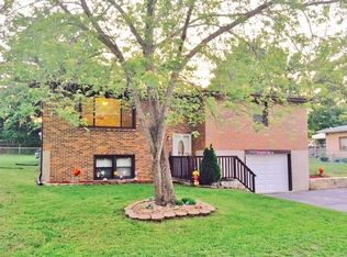 1107 Singer Ln, Fulton, MO 65251