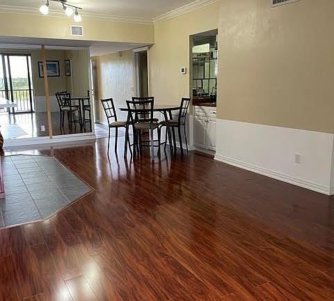 5th image of 7119 Lakeridge View Ct APT 203