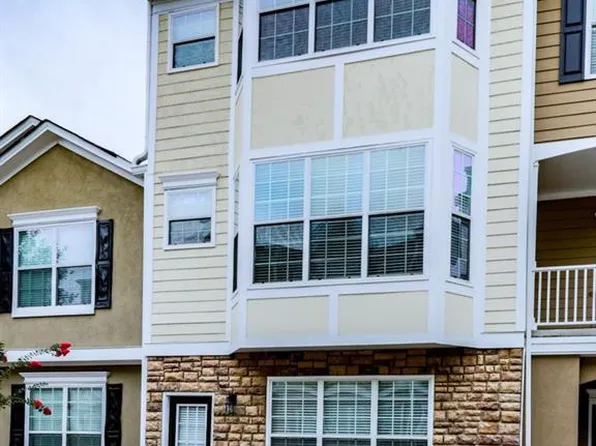 122 Riverstone Commons Cir, Canton, GA 30114