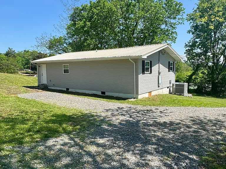 8915 B Dr — Photo 4