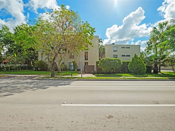 709 Curtiss Pkwy APT 23, Miami Springs, FL 33166