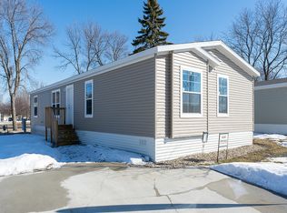 290 Kingsway Dr, Mankato, MN 56003