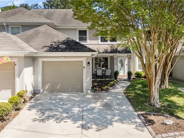 111 Esplanade Pl, Chesapeake, VA 23320