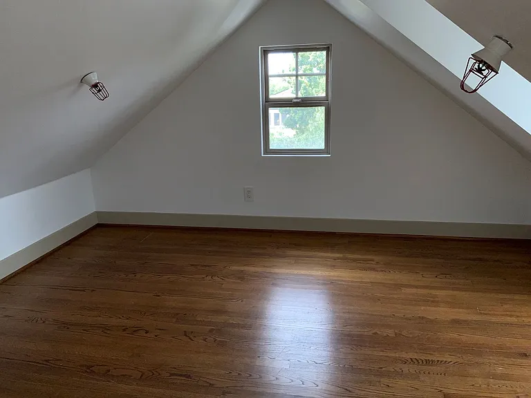 445 E Ave — Photo 28