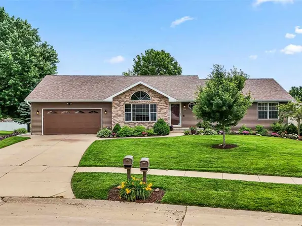 755 Deerfield Dr, Marion, IA 52302