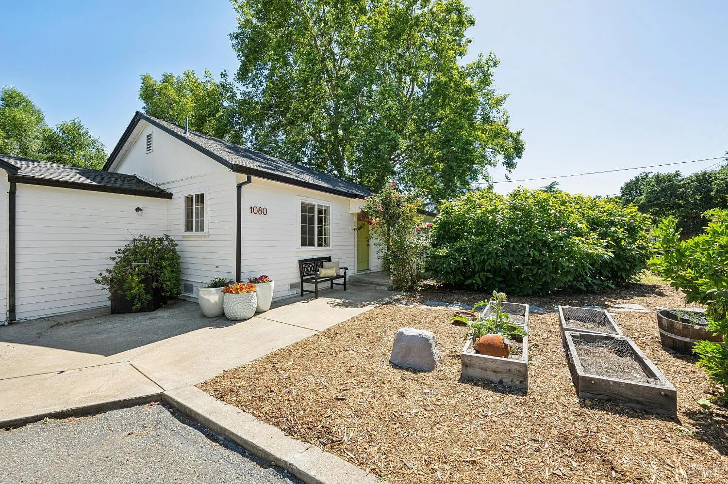 1080 Solano Avenue - Photo 10