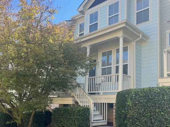 541 Village Loop Dr, Apex, NC 27502