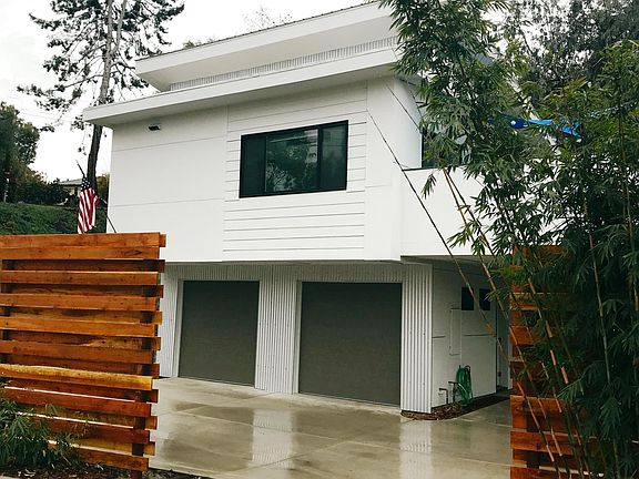 2nd image of 927 Marine View Dr