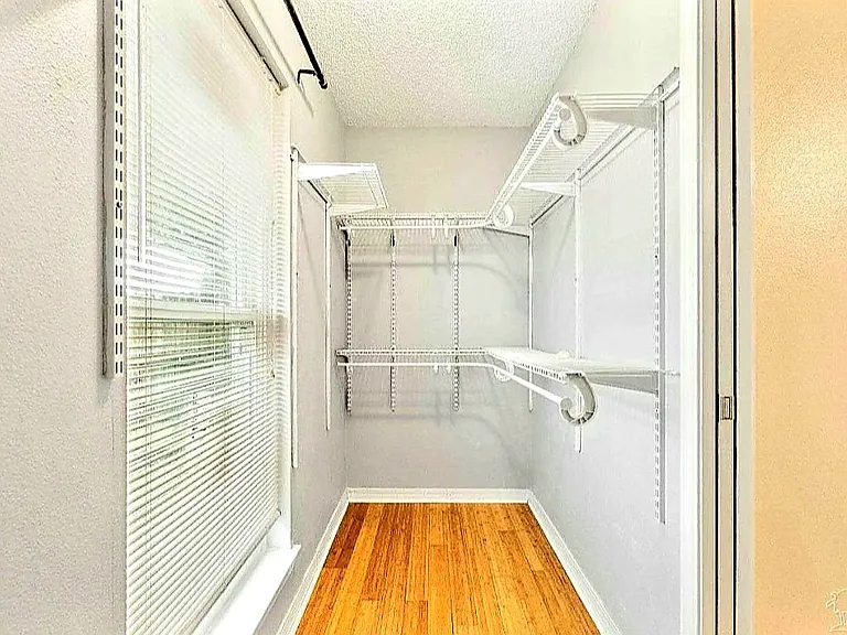 6492 Sarasota St — Photo 32