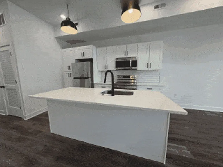 625 N 52nd St — Photo 11
