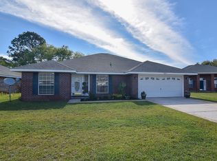 9842 Parker Lake Cir, Navarre, FL 32566