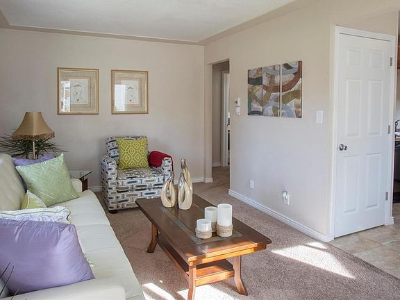 3rd image of 2646 S Hooker St