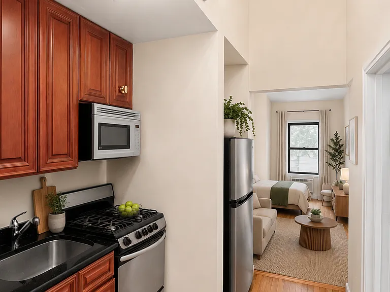 11 E 66th St #2D — Photo 3