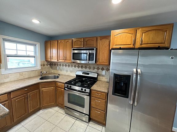 4th image of 16 Marcy Ave Floor 2