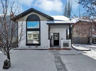 9 N Westglen Blvd, Blackfalds, AB T4M0K4