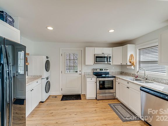 5th image of 508 Beacon St