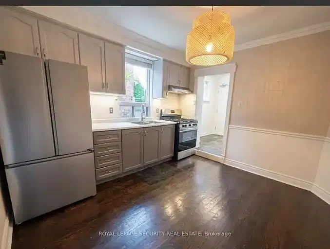 380 Crawford St — Photo 3