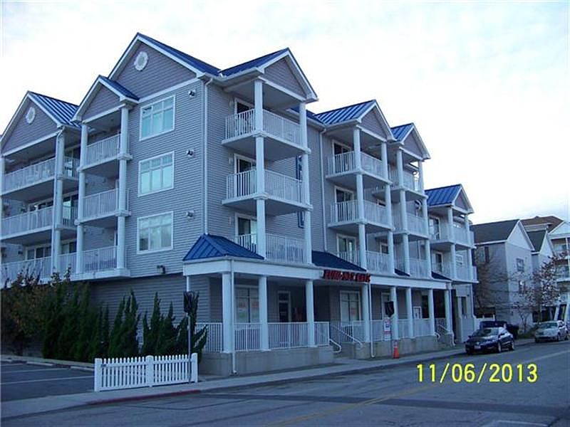 2nd image of 107 Somerset St Unit 201
