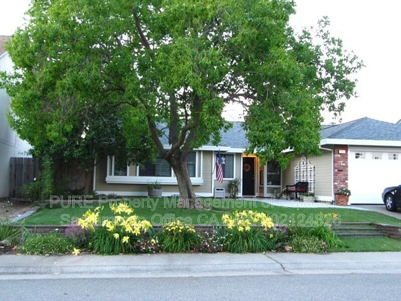 1330 Pilgrims Dr photo 1