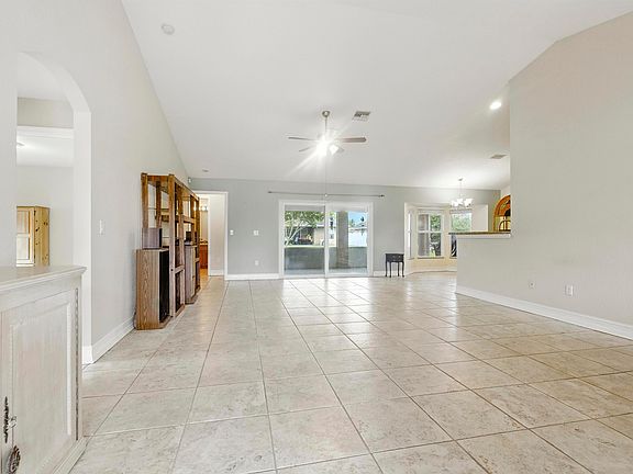 5th image of 1456 SW Patricia Avenue