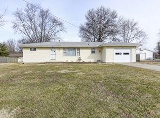 4626 E Hayden Dr, Decatur, IL 62521