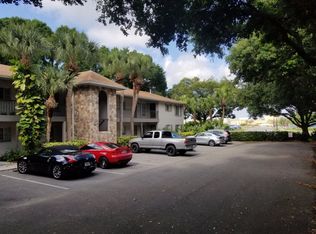 2001 San Marcos Dr #9, Winter Haven, FL 33880