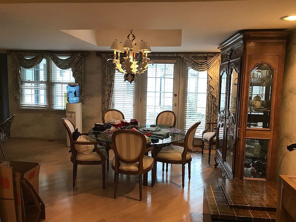 Spacious formal dining 