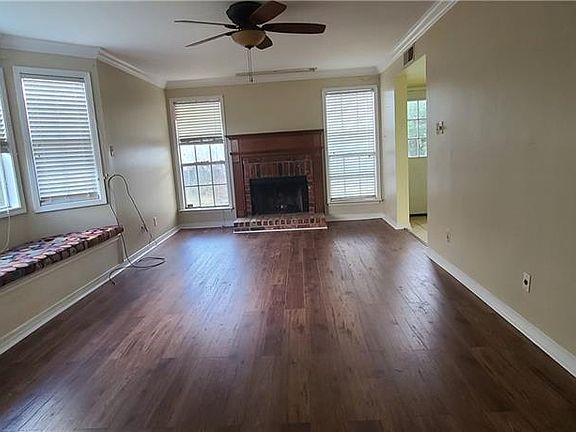 2nd image of 6031 Oxford Pl