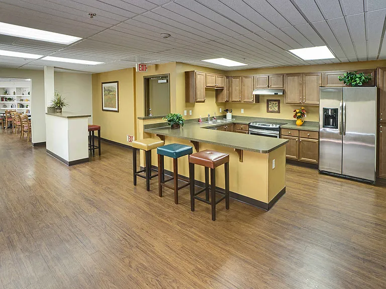 Huntington Plaza Senior Apartments — Photo 1