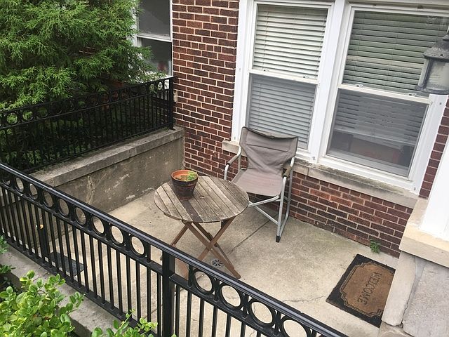 2nd image of 2921 W Summerdale Ave #G