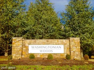 927 Hillside Lake Ter APT 202, Gaithersburg, MD 20878