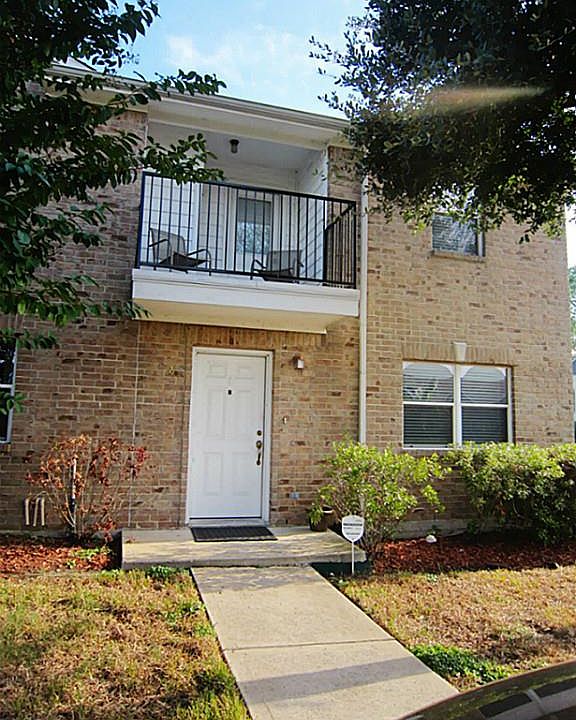 1st image of 11899 Algonquin Dr #8
