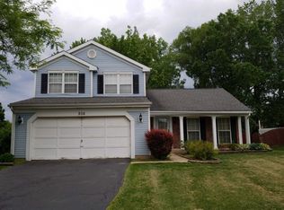 936 Waco Dr, Carol Stream, IL 60188