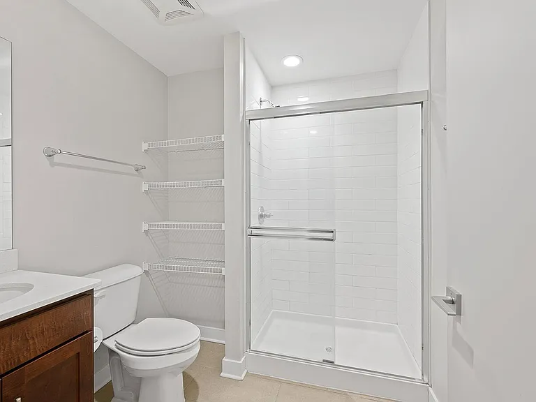 412 E 13th St #3 — Photo 7