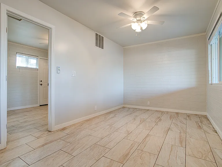 212 E Jones Ave #8 — Photo 21