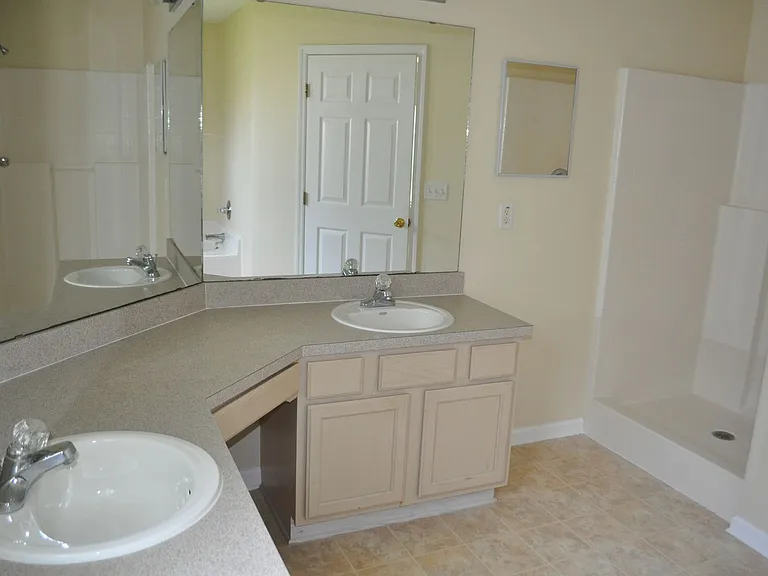 89 Berkshire Ln — Photo 22