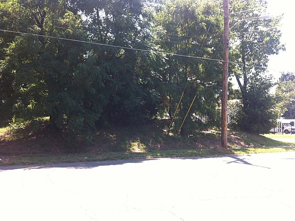 3rd image of 1306 Sycamore St