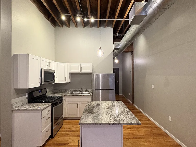 116 N 5th St #205 — Photo 8